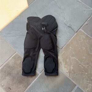 Under Armour Black Padded Football Pants🏈🏈🏈🏈